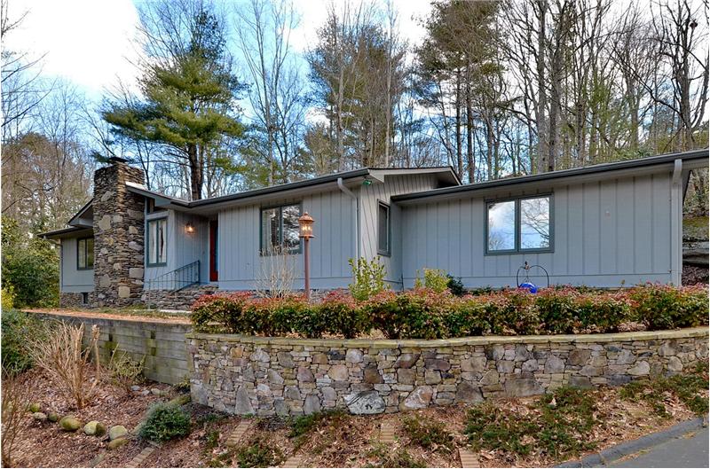 320 Colony Lane, Hendersonville, NC