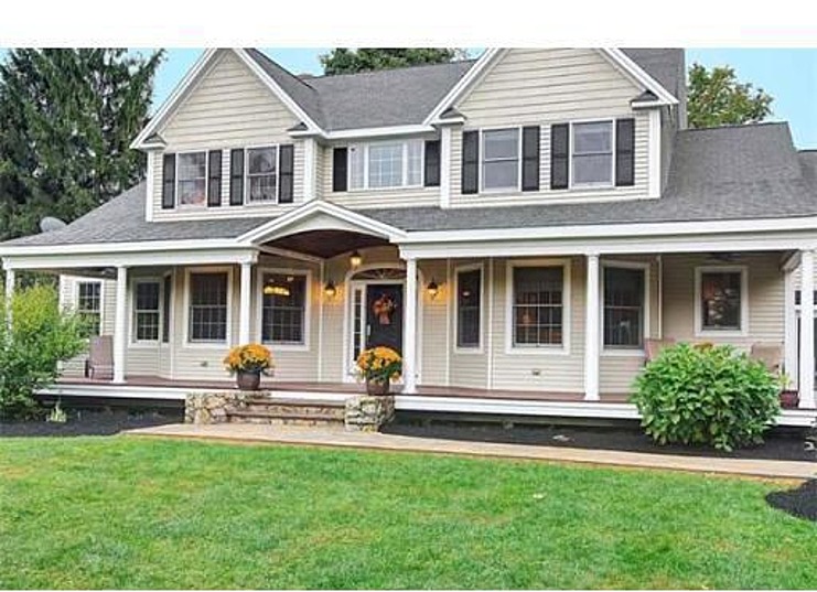 21 Oxford St N, Auburn, MA